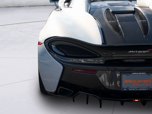 Used 2018 McLaren 570S Spider image 43