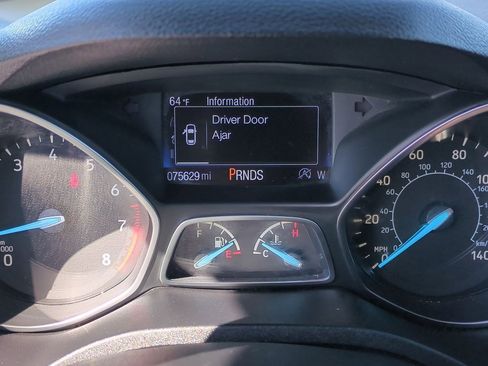 Used 2017 Ford Escape Titanium image 14