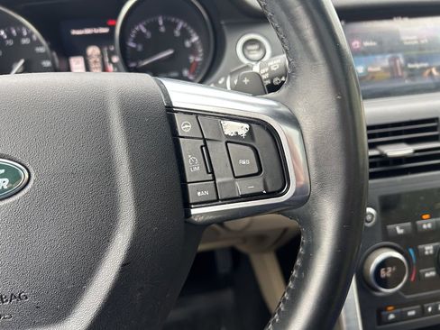 Used 2016 Land Rover Discovery Sport HSE image 33