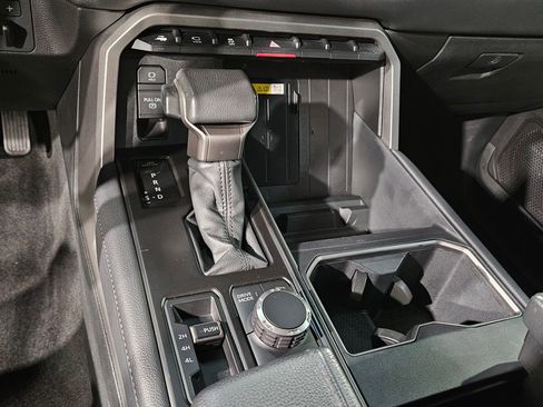 Used 2023 Toyota Tundra Limited image 32