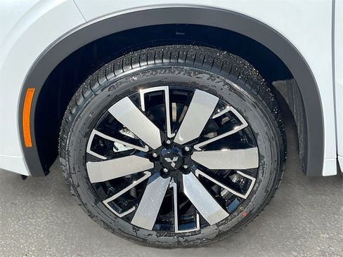 New 2025 Mitsubishi Outlander SEL image 31