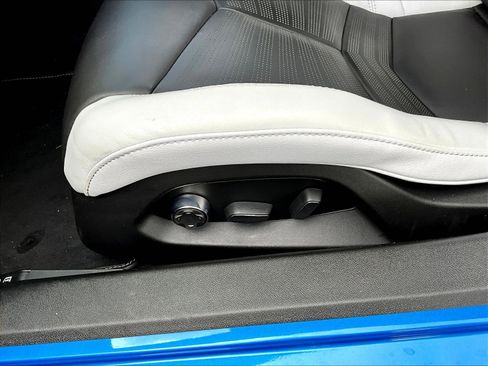 Used 2025 Chevrolet Corvette Stingray Preferred Conv w/ Stealth Interior Trim Package RWD image 31