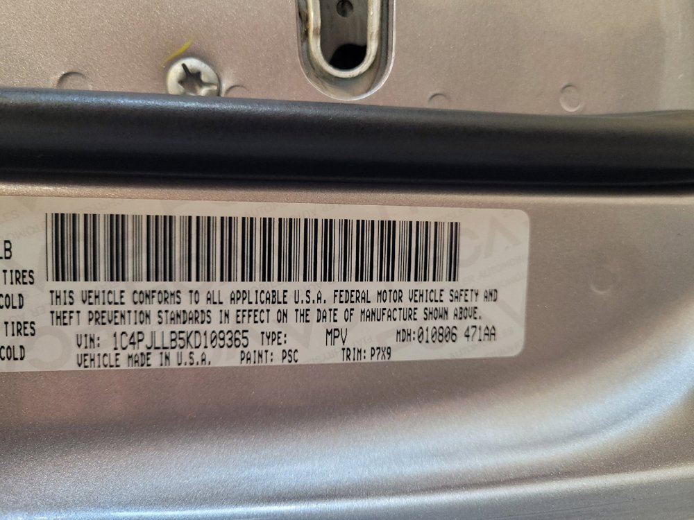 Used 2019 Jeep Cherokee Latitude Plus w/ Comfort/Convenience Group FWD image 33