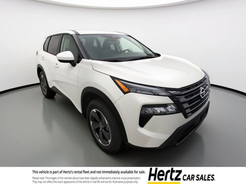 Used 2025 Nissan Rogue SV image 1