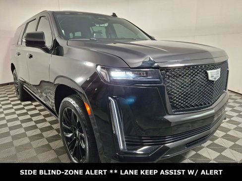 Used 2023 Cadillac Escalade ESV Sport w/ LPO, ONYX Package image 7