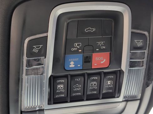 Used 2023 RAM 1500 Limited AWD/4WD image 18