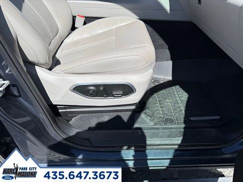 Used 2023 Jeep Wagoneer Series III w/ Premium Group I AWD/4WD image 45