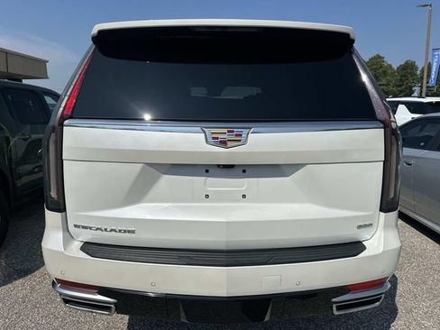 Used 2024 Cadillac Escalade Premium Luxury AWD/4WD image 2