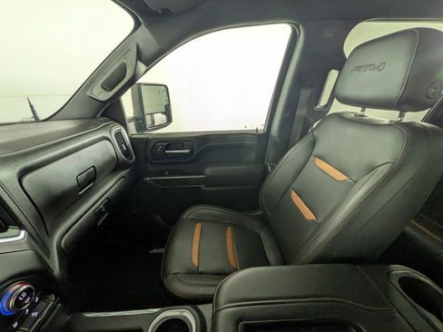 Used 2020 GMC Sierra 2500 AT4 w/ Technology Package image 31