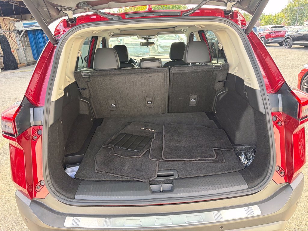 Certified 2023 Nissan Rogue SV w/ SV Premium B Package FWD image 29