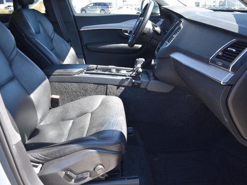 Used 2021 Volvo XC90 T5 Momentum w/ Climate Package image 14