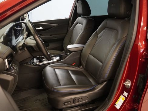 Used 2024 Buick Envista Sport Touring w/ Convenience I Package FWD image 3