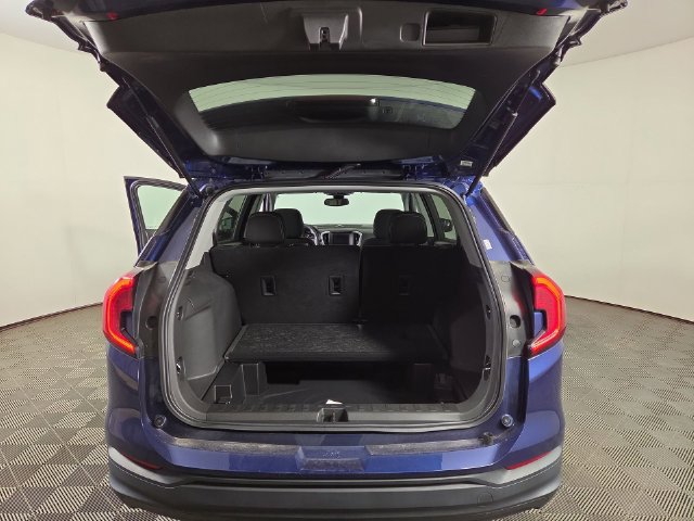 Used 2022 GMC Terrain SLE w/ Driver Convenience Package FWD image 29