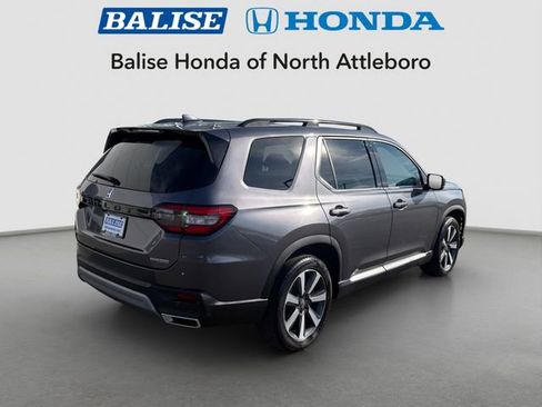 Used 2023 Honda Pilot Touring image 9