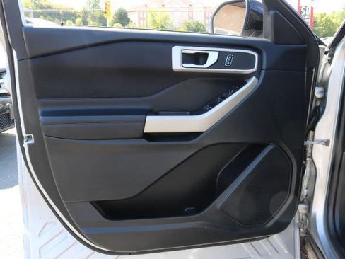 Used 2020 Ford Explorer XLT RWD image 8