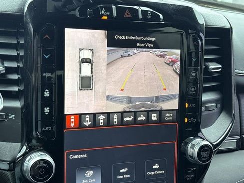 Used 2024 RAM 2500 Limited image 39