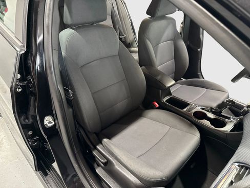 Used 2019 Chevrolet Cruze LT w/ Convenience Package FWD image 12
