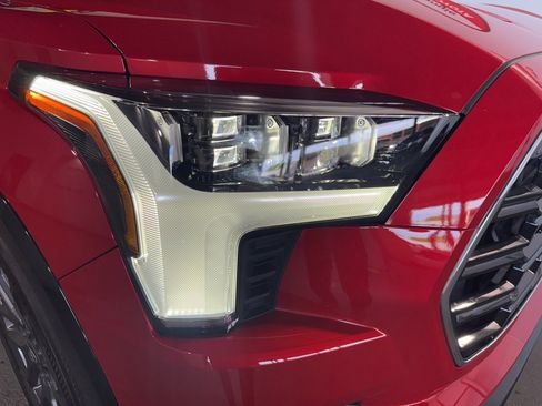 Used 2025 Toyota Sequoia Platinum image 12