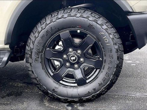 New 2025 Ford Bronco Outer Banks image 12