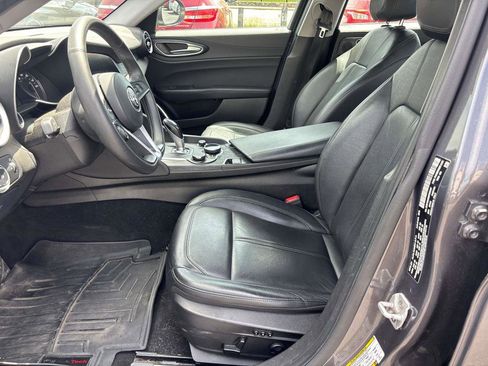 Used 2019 Alfa Romeo Giulia AWD image 6