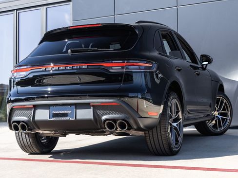 Certified 2026 Porsche Macan AWD/4WD image 11