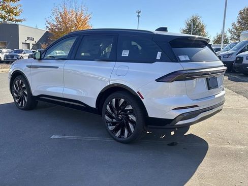 New 2026 Lincoln Nautilus Reserve AWD/4WD image 29
