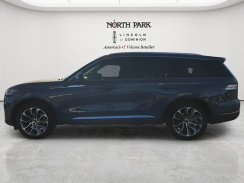 New 2026 Lincoln Aviator AWD image 6