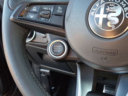 Used 2023 Alfa Romeo Giulia Ti image 29