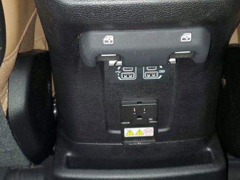Used 2020 Jeep Wrangler Unlimited Rubicon w/ Safety Group AWD/4WD image 18