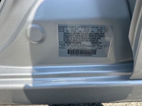 Used 2025 Nissan Versa SV FWD image 29