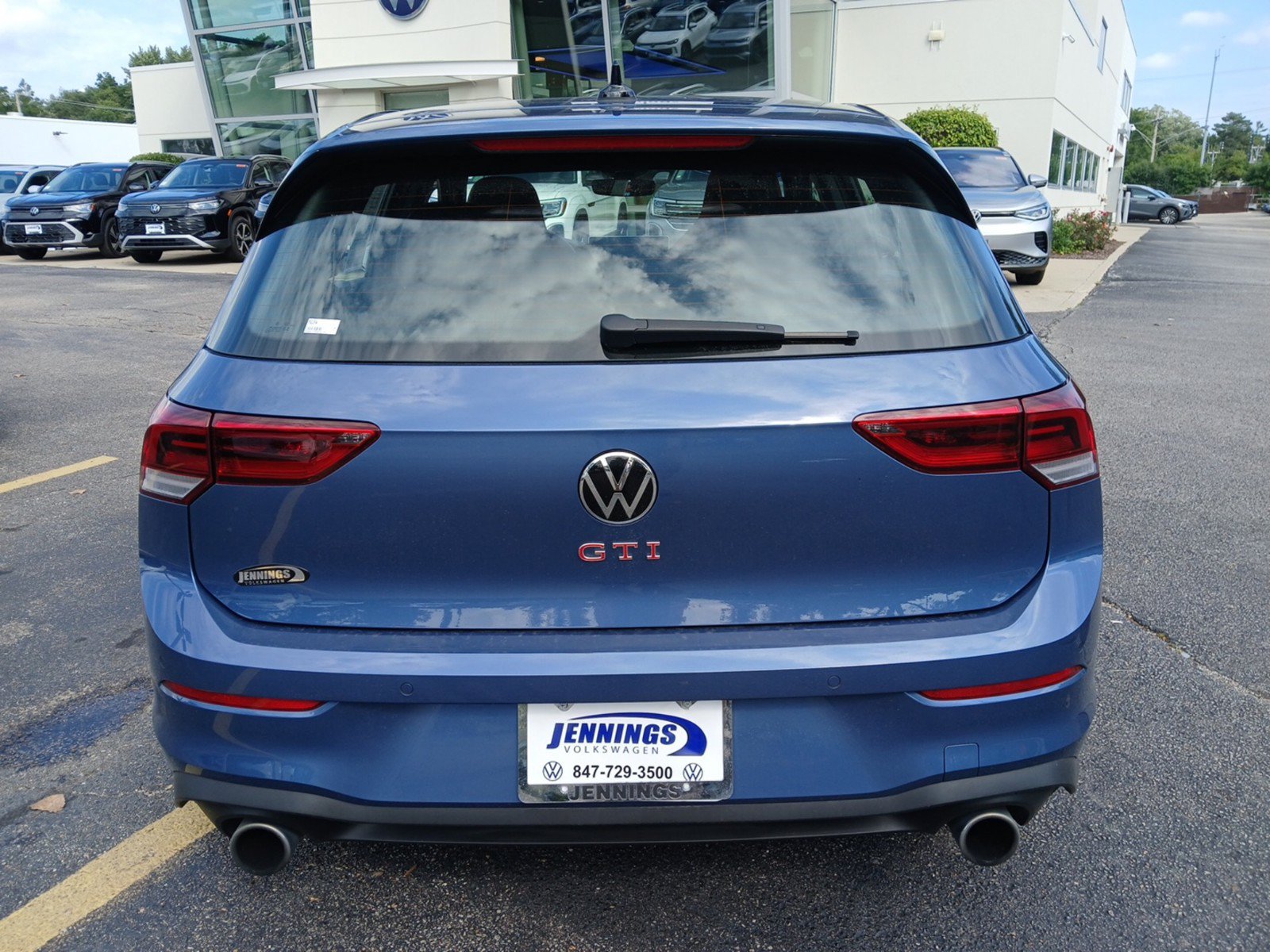 Used 2025 Volkswagen GTI SE FWD image 24