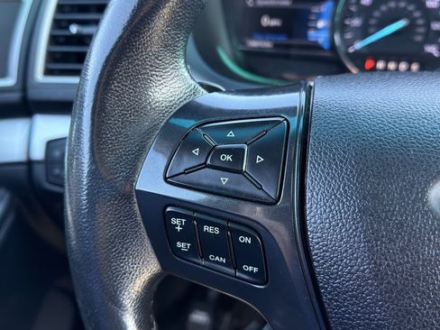 Used 2016 Ford Explorer XLT w/ Equipment Group 202A image 33