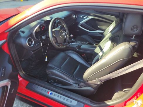 Used 2016 Chevrolet Camaro SS RWD image 7