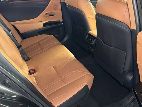 Used 2025 Lexus ES 300h w/ Technology Package image 13