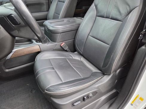 Used 2019 Chevrolet Silverado 1500 High Country w/ Technology Package image 6