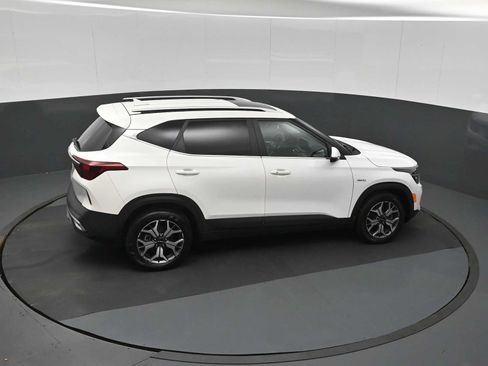 Used 2023 Kia Seltos EX AWD/4WD image 17