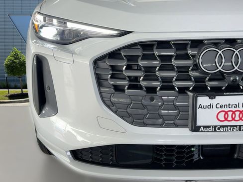 New 2025 Audi Q5 Premium Plus image 11