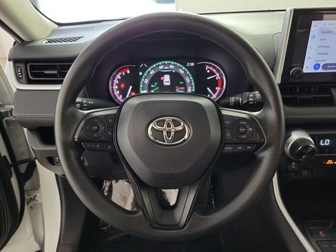 Used 2025 Toyota RAV4 XLE FWD image 26