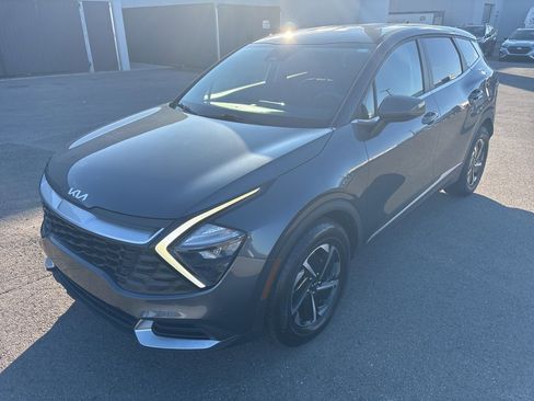 Used 2023 Kia Sportage LX image 6