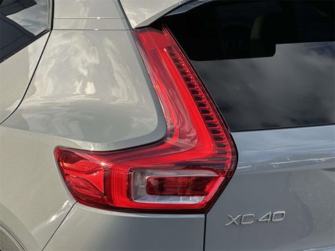Used 2025 Volvo XC40 B5 Ultra w/ Climate Package image 8