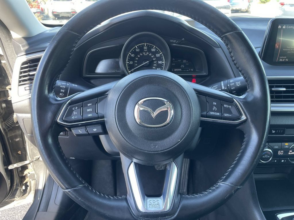 Used 2018 MAZDA MAZDA3 Touring FWD image 16