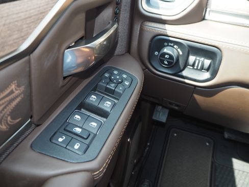 New 2025 RAM 2500 Limited image 31