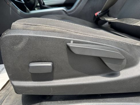 Used 2020 Chevrolet Colorado LT w/ Safety Package RWD image 13