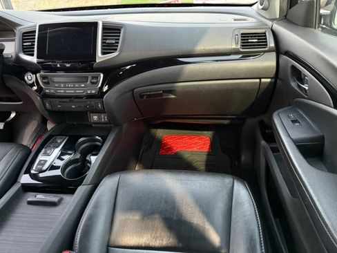 Used 2018 Honda Pilot Touring image 22