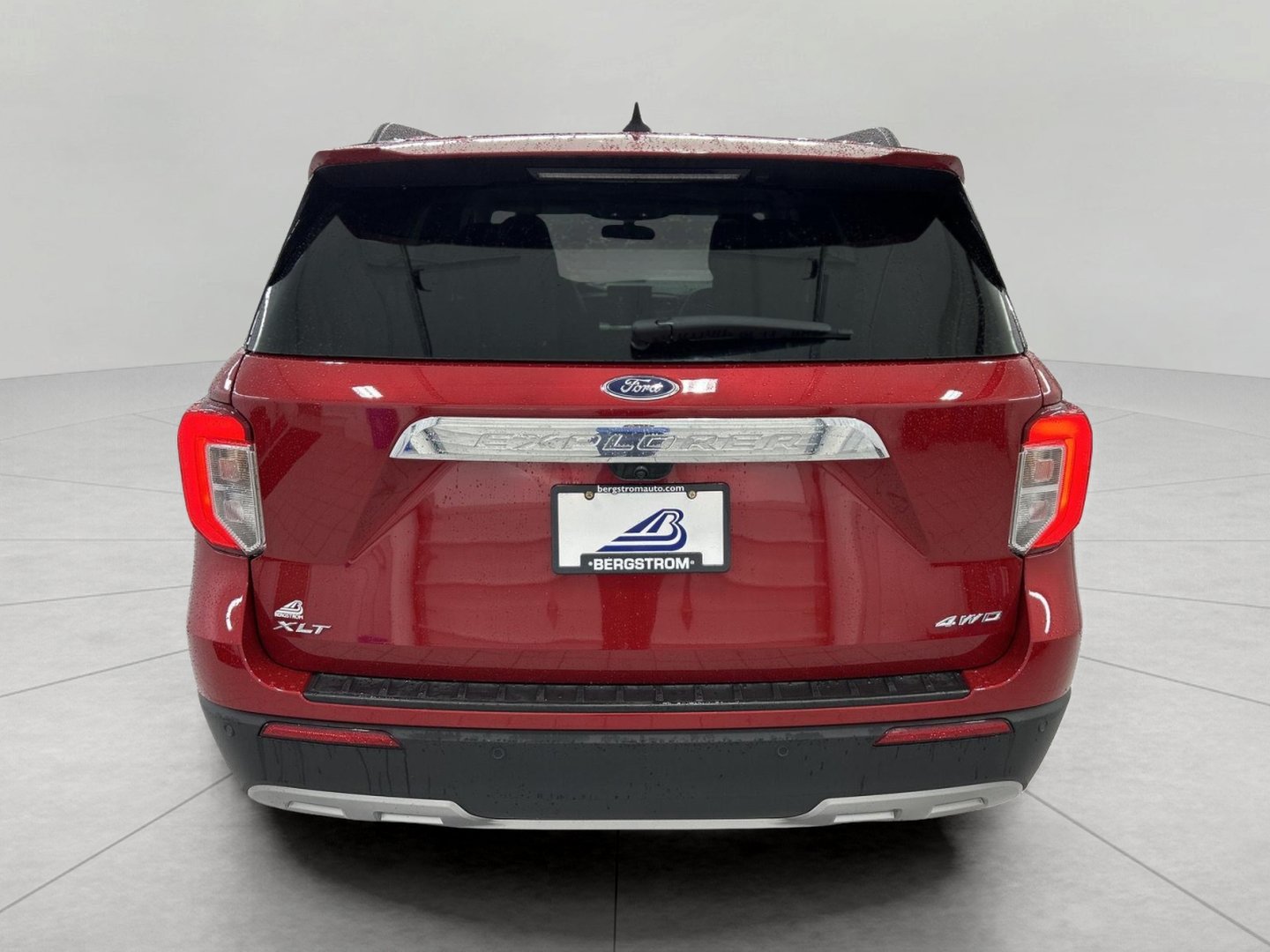 Used 2024 Ford Explorer XLT w/ Equipment Group 202A AWD/4WD image 25