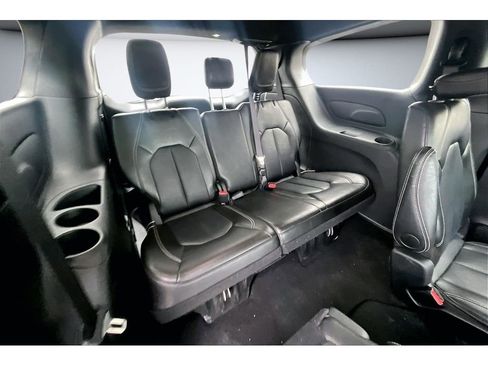 Certified 2025 Chrysler Pacifica Select image 31