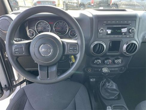 Used 2018 Jeep Wrangler Sport image 4