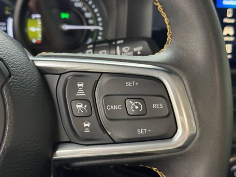 Used 2024 Jeep Wrangler Unlimited Sahara AWD/4WD image 20