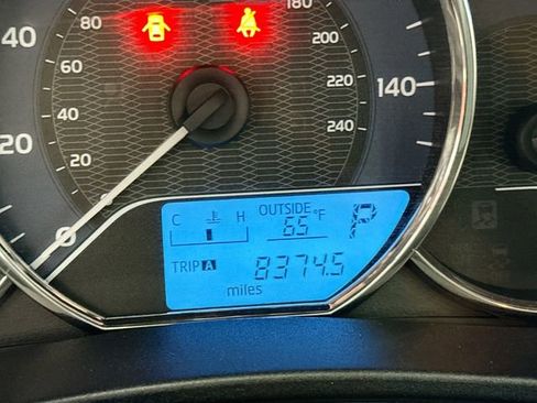 Used 2015 Toyota Corolla LE FWD image 13