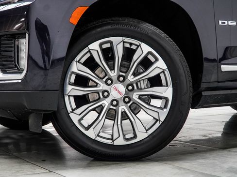 Used 2023 GMC Yukon Denali RWD image 6